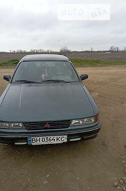 Седан Mitsubishi Galant 1990 в Білгороді-Дністровському