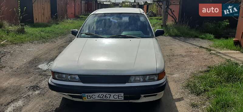 Седан Mitsubishi Galant 1988 в Шептицькому