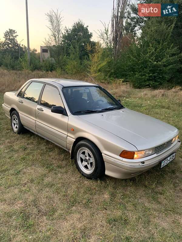 Mitsubishi Galant 1988