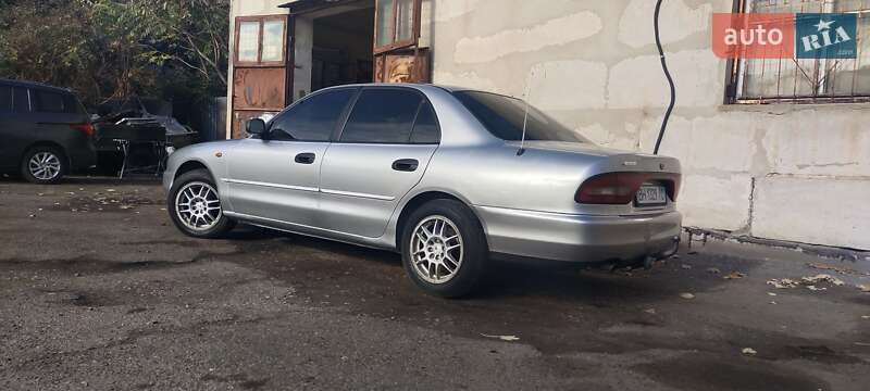 Седан Mitsubishi Galant 1993 в Одессе