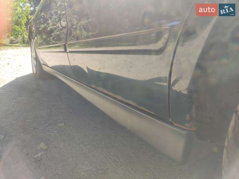 Седан Mitsubishi Galant 2000 в Киеве