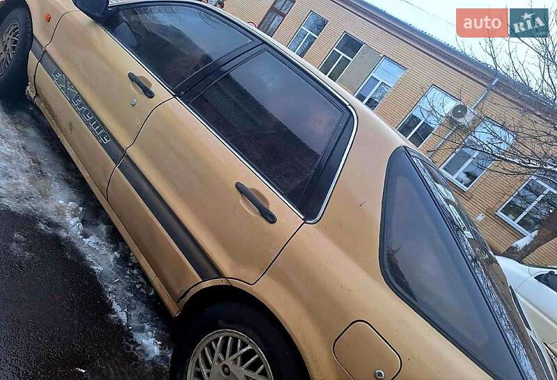 Лифтбек Mitsubishi Galant 1989 в Раздельной