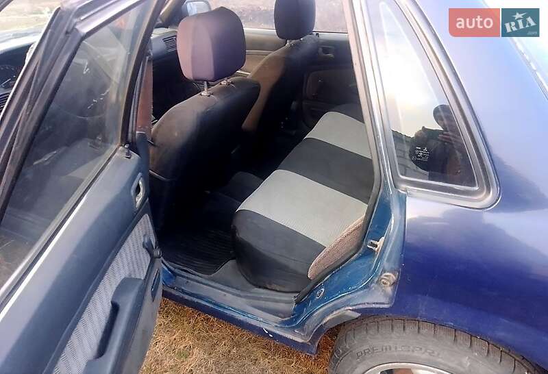 Седан Mitsubishi Galant 1988 в Овидиополе