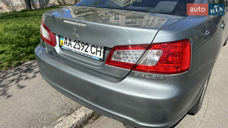 Седан Mitsubishi Galant 2009 в Києві