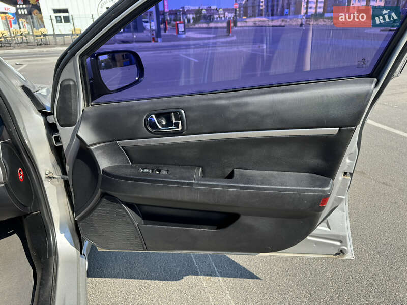Седан Mitsubishi Galant 2008 в Киеве