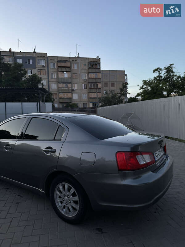 Седан Mitsubishi Galant 2008 в Никополе