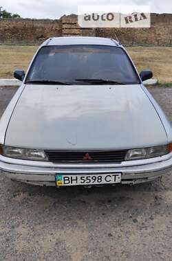 Седан Mitsubishi Galant 1988 в Білгороді-Дністровському