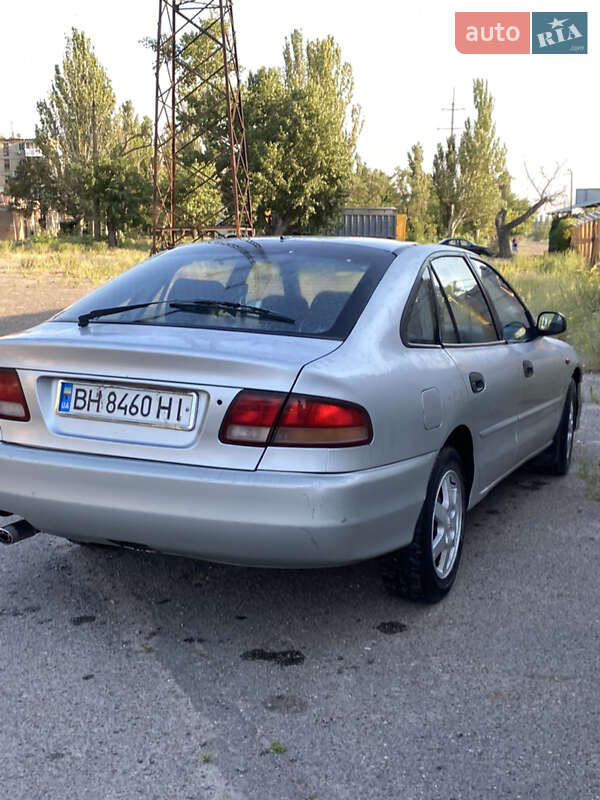 Седан Mitsubishi Galant 1996 в Николаеве
