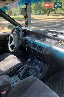 Седан Mitsubishi Galant 1992 в Киеве