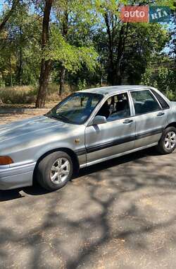 Седан Mitsubishi Galant 1992 в Киеве