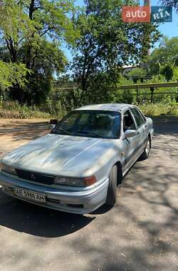 Седан Mitsubishi Galant 1992 в Киеве
