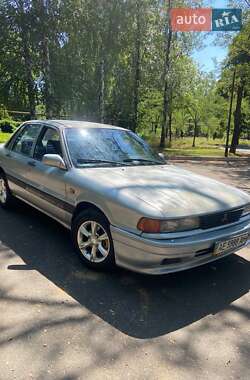 Седан Mitsubishi Galant 1992 в Киеве