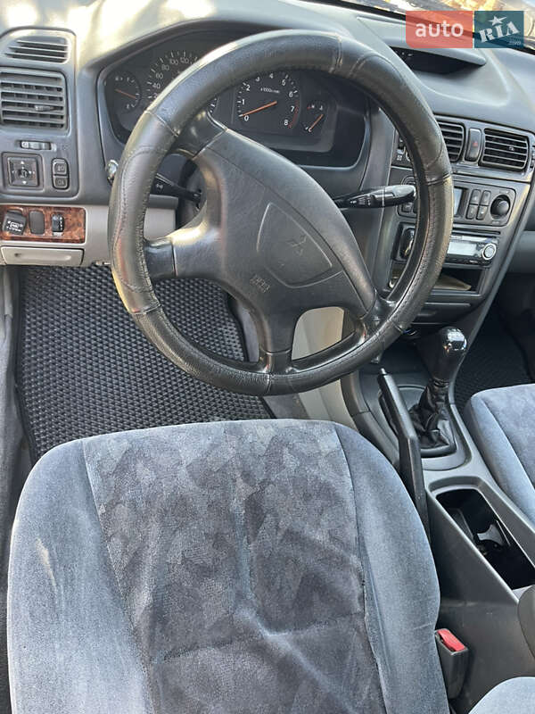 Седан Mitsubishi Galant 1997 в Измаиле