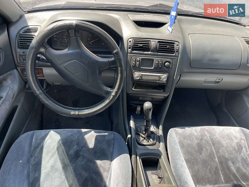 Седан Mitsubishi Galant 1997 в Измаиле