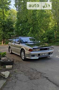 Седан Mitsubishi Galant 1989 в Виннице