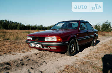 Седан Mitsubishi Galant 1988 в Гостомеле