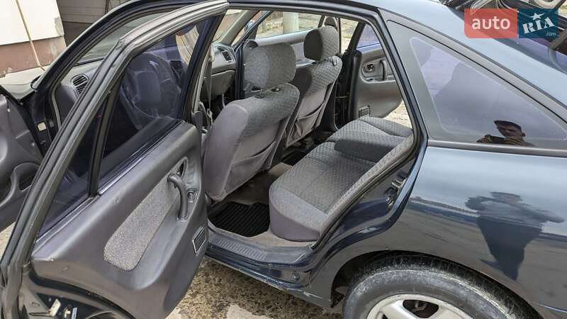 Ліфтбек Mitsubishi Galant 1993 в Шумську