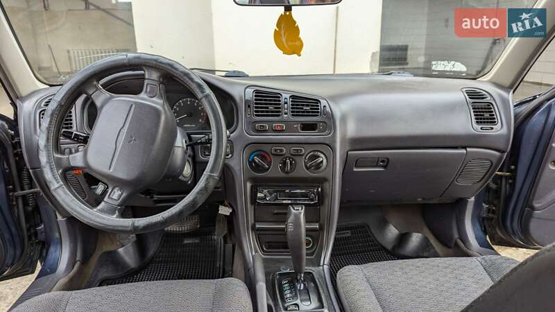Ліфтбек Mitsubishi Galant 1993 в Шумську
