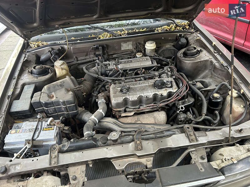 Седан Mitsubishi Galant 1992 в Львове