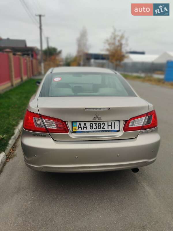 Седан Mitsubishi Galant 2008 в Киеве