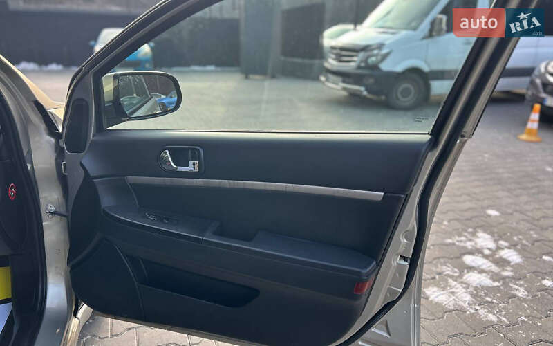 Седан Mitsubishi Galant 2008 в Черновцах