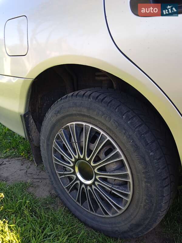 Ліфтбек Mitsubishi Galant 1993 в Іллінцях