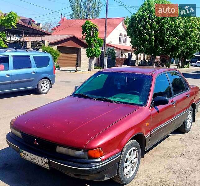 Седан Mitsubishi Galant 1988 в Первомайске