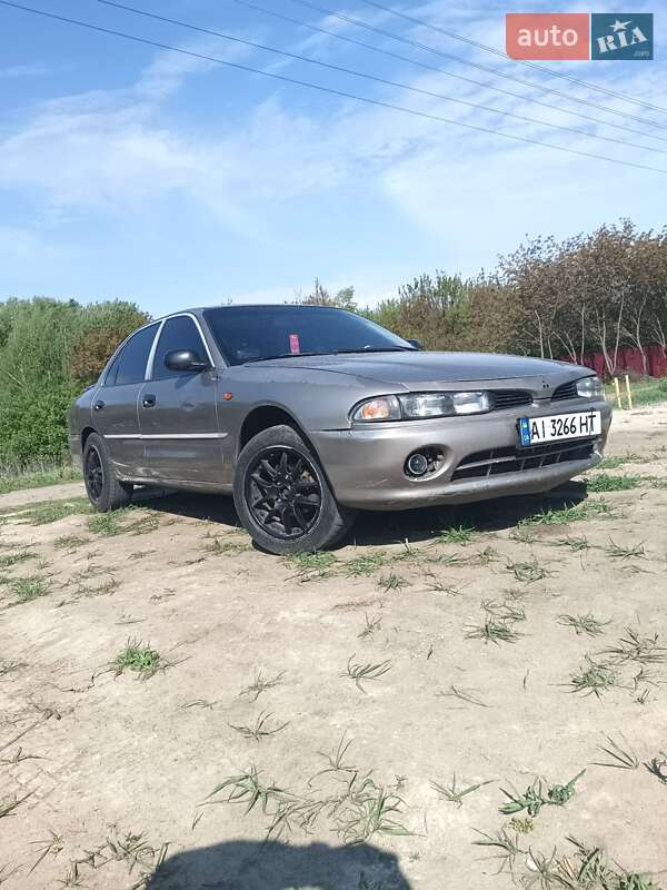 Седан Mitsubishi Galant 1995 в 