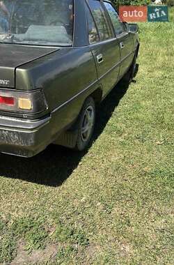 Седан Mitsubishi Galant 1986 в 
