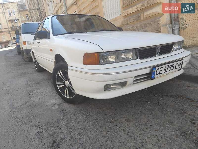 Седан Mitsubishi Galant 1992 в Черновцах