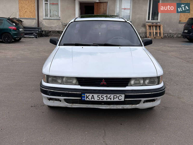Седан Mitsubishi Galant 1990 в Києві