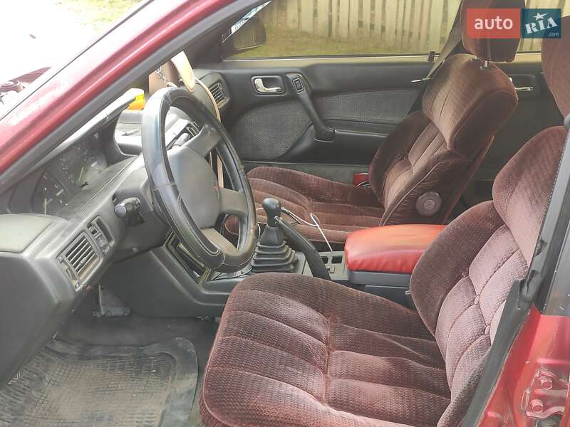 Седан Mitsubishi Galant 1988 в Броварах