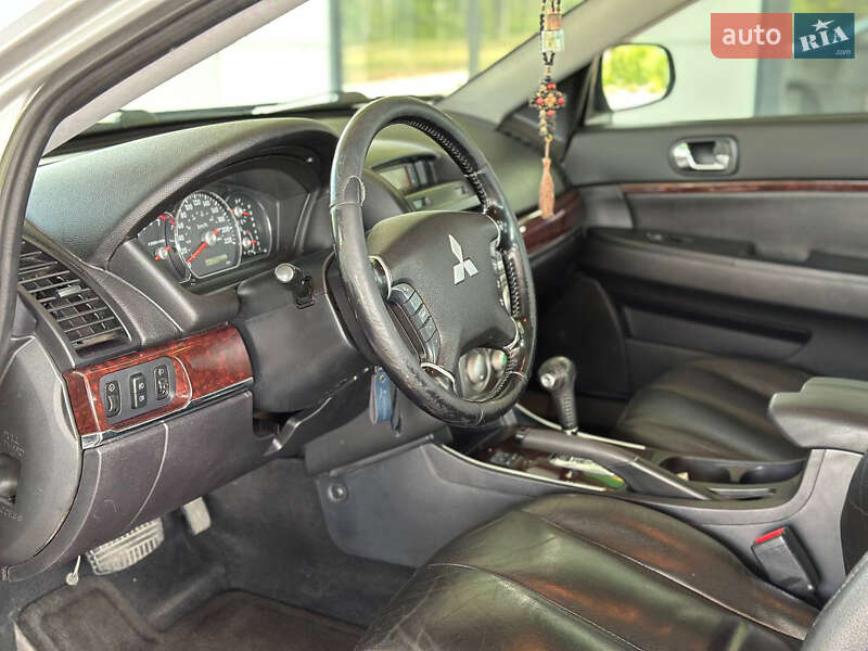 Седан Mitsubishi Galant 2008 в Днепре