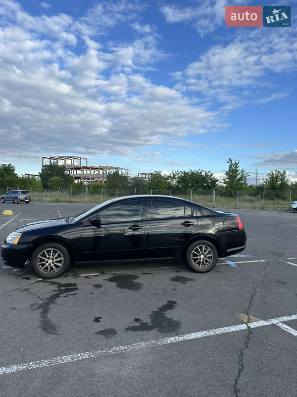 Седан Mitsubishi Galant 2004 в 