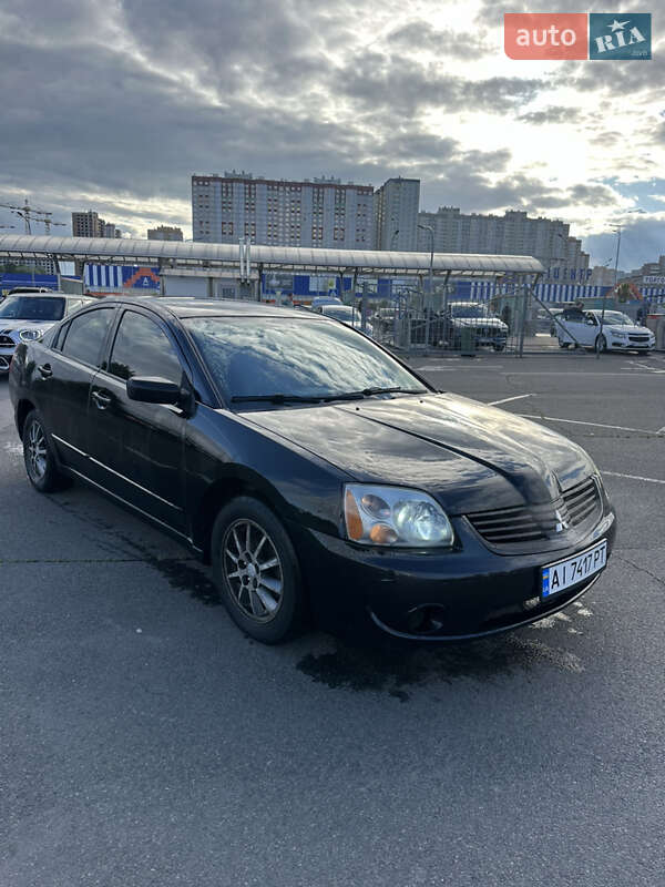 Седан Mitsubishi Galant 2004 в Киеве