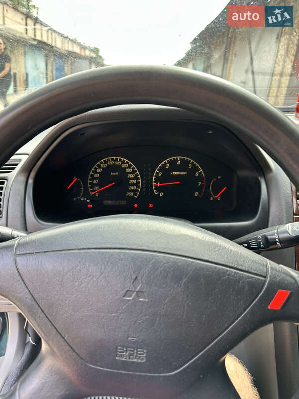 Седан Mitsubishi Galant 1998 в Кривом Роге
