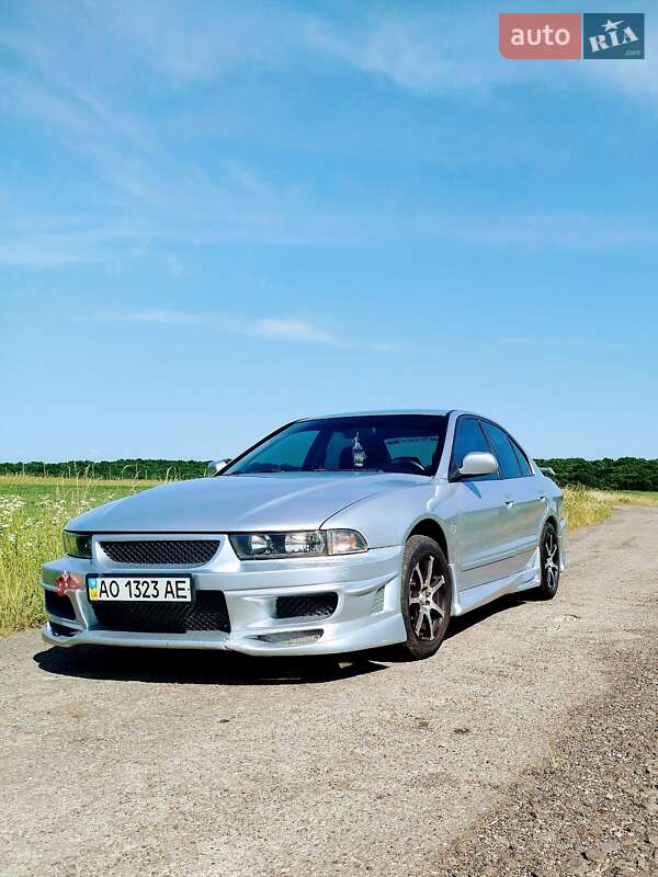 Седан Mitsubishi Galant 1999 в Іршаві