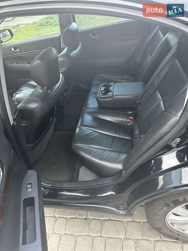 Седан Mitsubishi Galant 2009 в Киеве