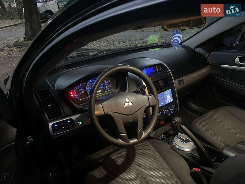 Седан Mitsubishi Galant 2007 в Киеве