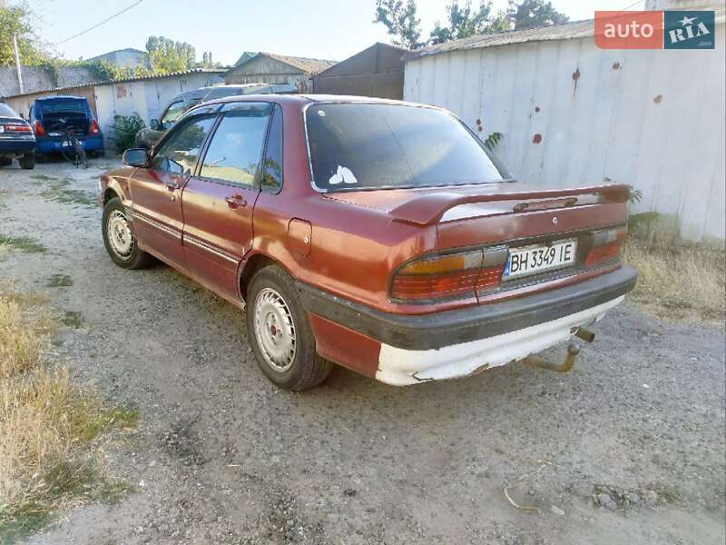 Седан Mitsubishi Galant 1988 в Одессе