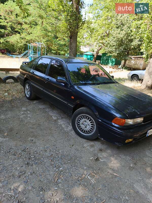Лифтбек Mitsubishi Galant 1989 в 