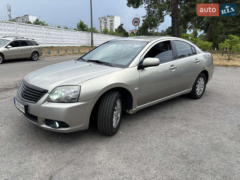 Седан Mitsubishi Galant 2009 в Киеве