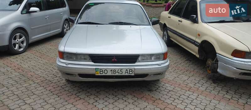Лифтбек Mitsubishi Galant 1989 в 