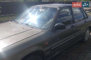 Седан Mitsubishi Galant 1991 в Виннице