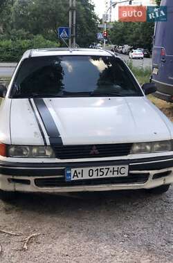Седан Mitsubishi Galant 1988 в Киеве