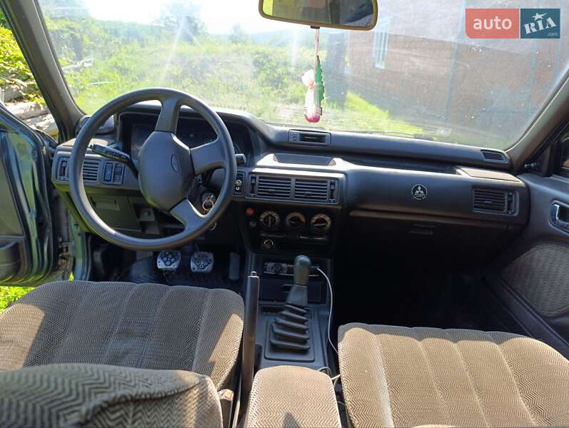 Седан Mitsubishi Galant 1988 в Чорткове