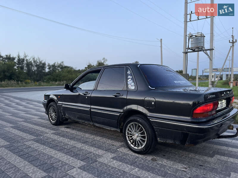 Седан Mitsubishi Galant 1991 в Львове