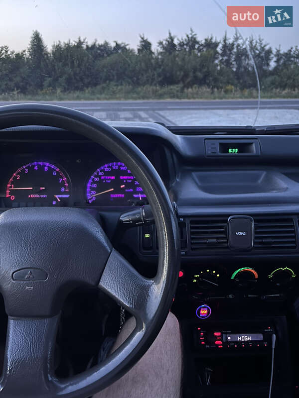 Седан Mitsubishi Galant 1991 в Львове