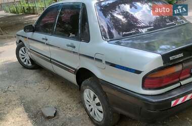 Седан Mitsubishi Galant 1988 в 