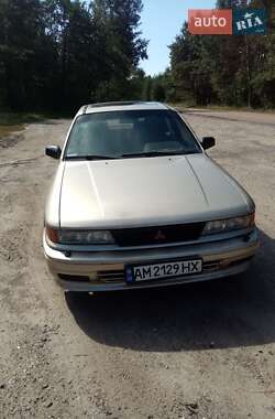 Седан Mitsubishi Galant 1989 в 